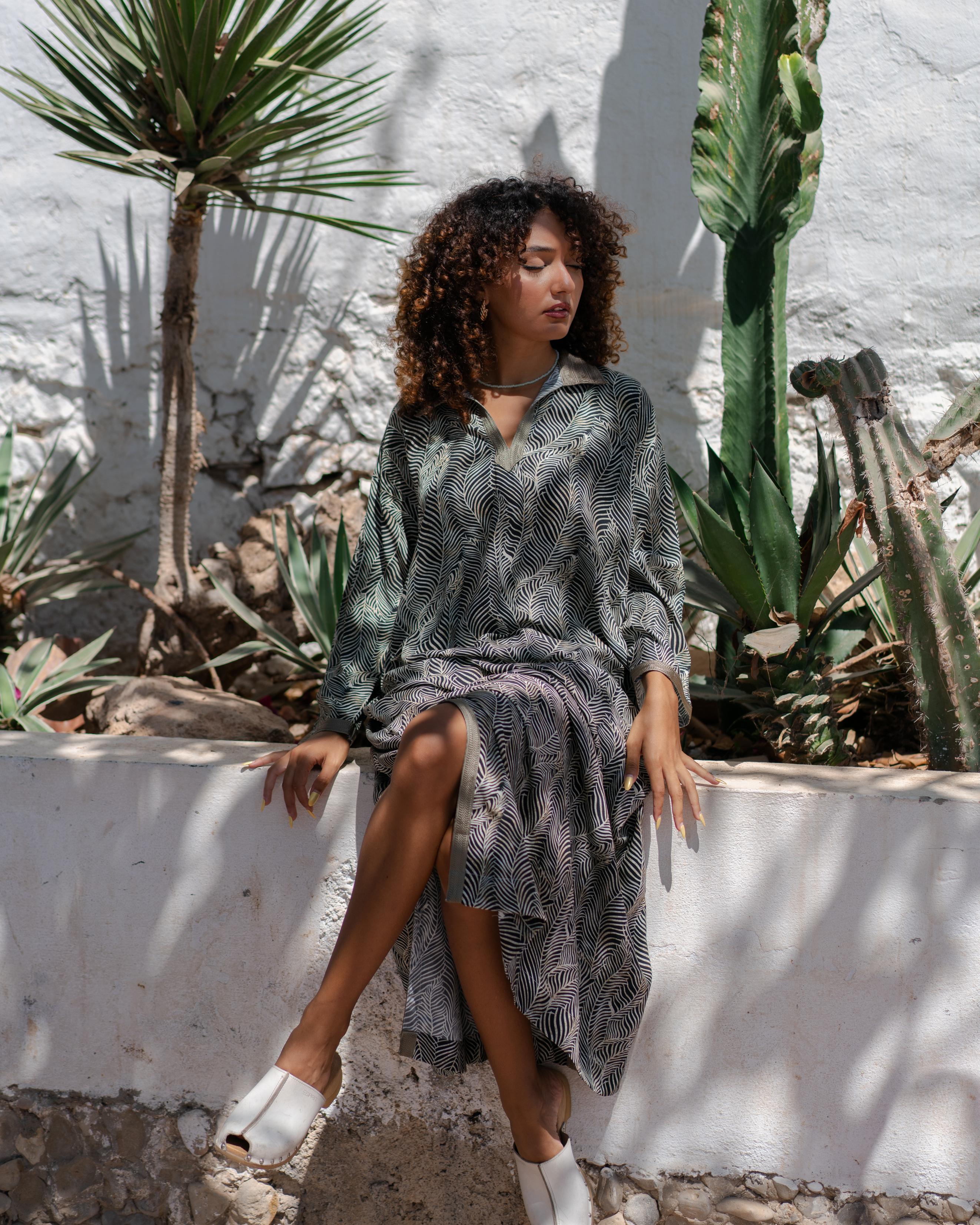 Robe Caftan Nouha- Noir et Gris avec Sfifa