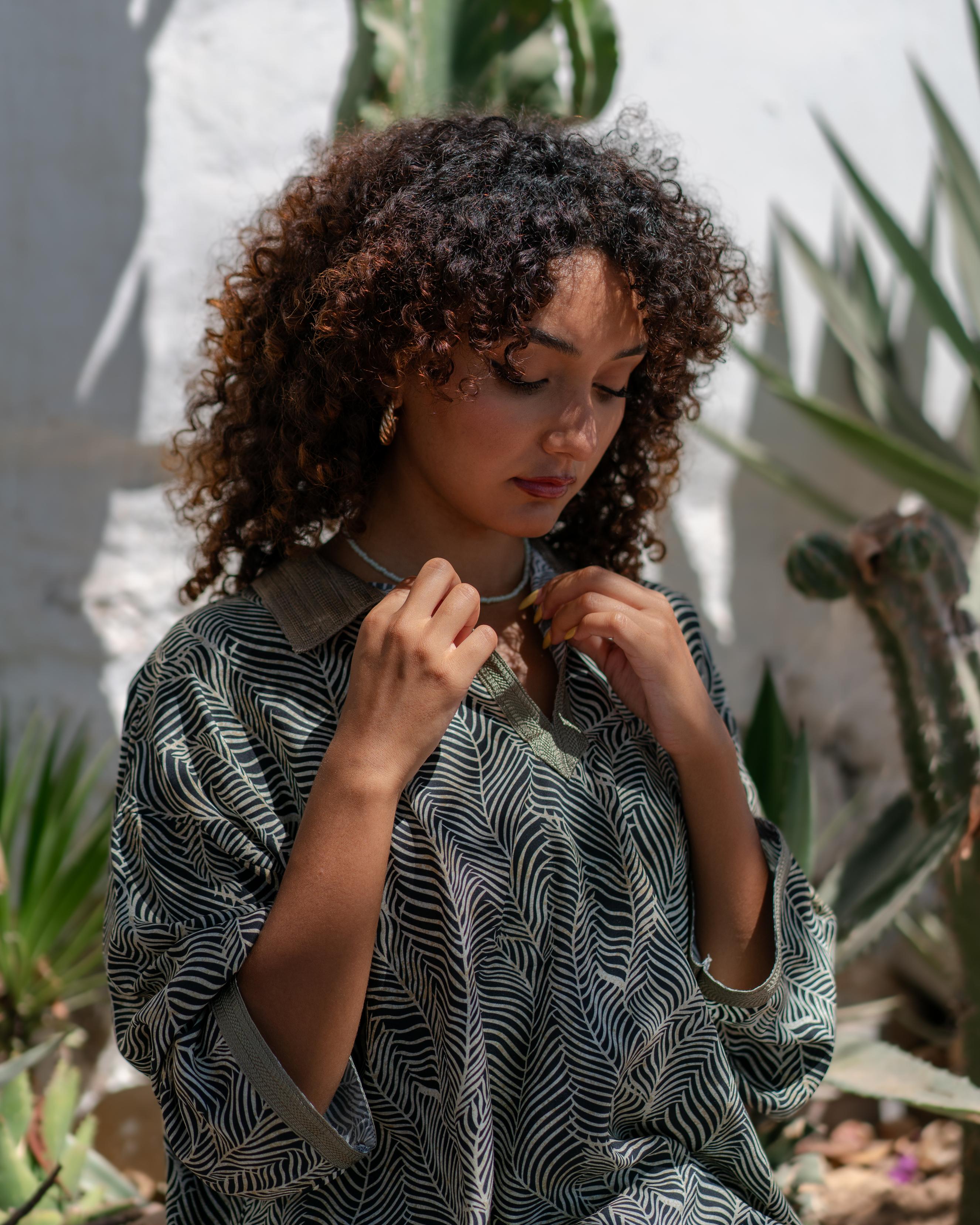 Robe Caftan Nouha- Noir et Gris avec Sfifa