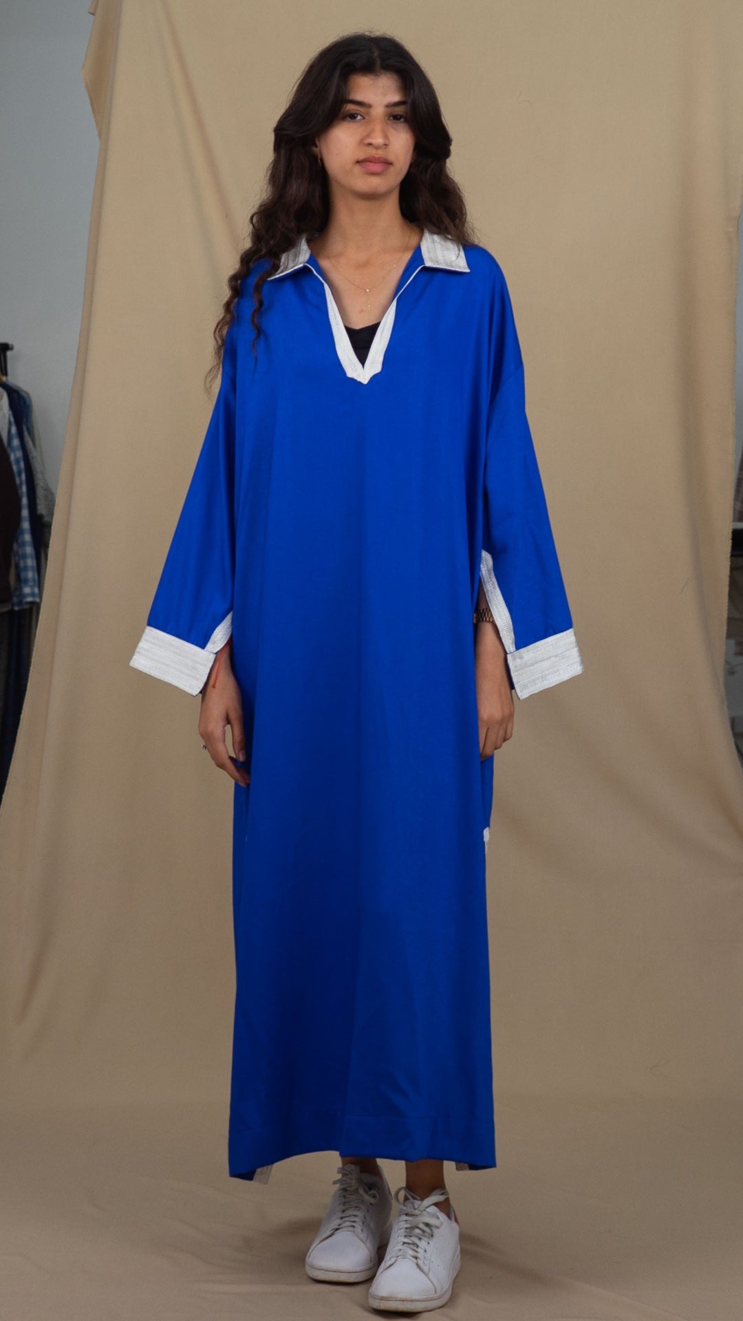 Robe Caftan Nouha - Bleu avec Sfifa Blanche