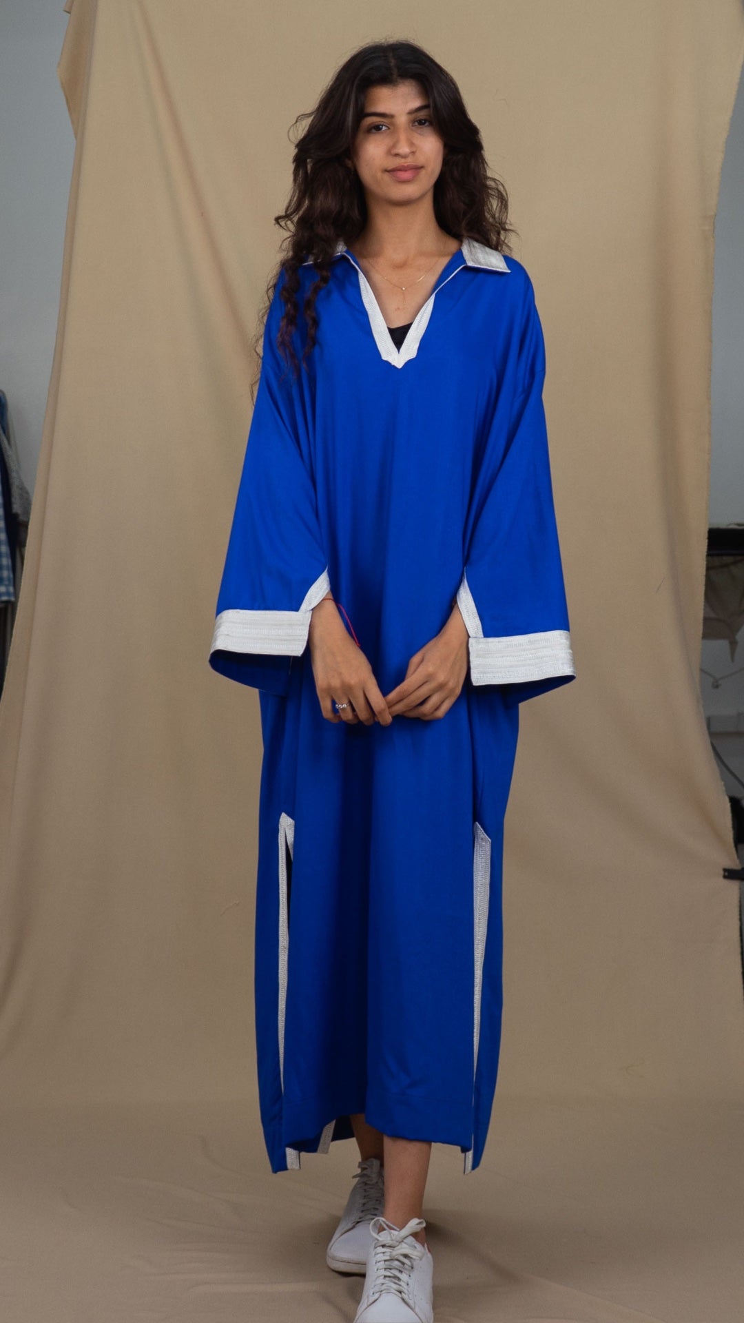 Robe Caftan Nouha - Bleu avec Sfifa Blanche